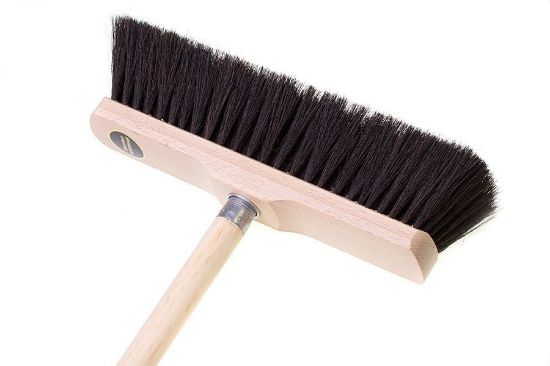 	Dřevěné koště s koňským vlasem - přírodní barva