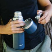 Obrázek Termoska Qwetch s hrníčkem - 750 ml - modrá