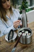 Obrázek Kulatý nerezový termo obědář Qwetch - 850ml - stříbrný