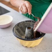 Obrázek Smaltovaná forma na bábovku - 18cm - různé barvy 