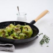 Obrázek Smaltovaná pánev s dřevěnou rukojetí - 26 cm - černá