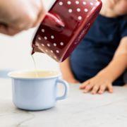 Obrázek Smaltovaný hrnek na kávu - 10 cm - bílý