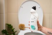 Obrázek WC čistič Natasha - 750 ml - borovice