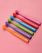 Obrázek Dětský zubní kartáček Curaprox UltraSoft - červený